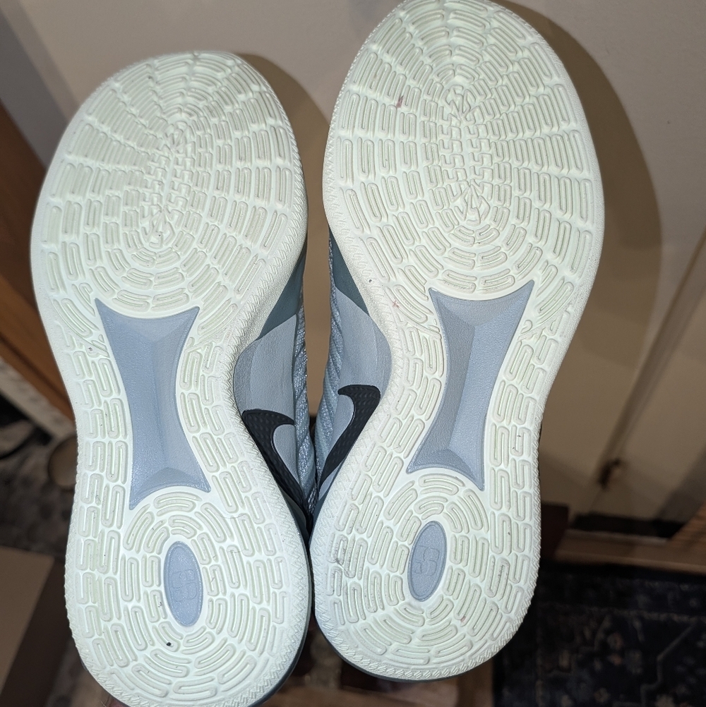 Nike Sabrina 3 Sneakers in Clay Green/ Sea Foam/ Volt/ Sequoia Colorway sz 8.5 - Picture 2 of 13